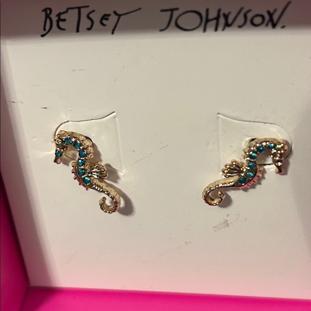 Betsey Johnson Multicolor Seahorse Earrings NWOT - Picture 2 of 2